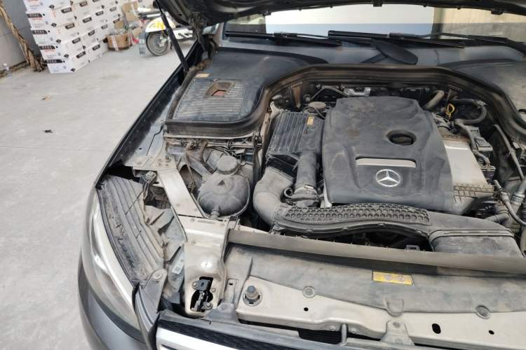 Used Mercedes-Benz GLC 2016 GLC 260 4MATIC Luxury Model Engine Bay Right