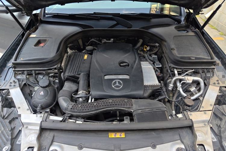 Used Mercedes-Benz GLC 2016 GLC 260 4MATIC Luxury Model Engine Bay