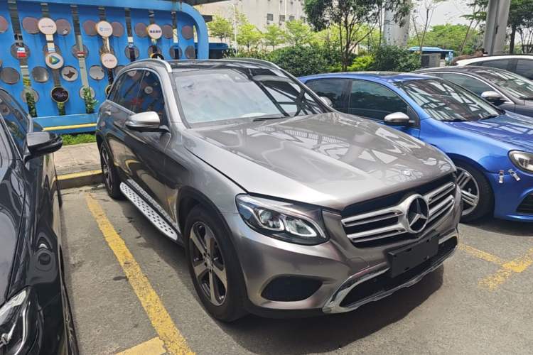Used Mercedes-Benz GLC 2016 GLC 260 4MATIC Luxury Model Exterior 1