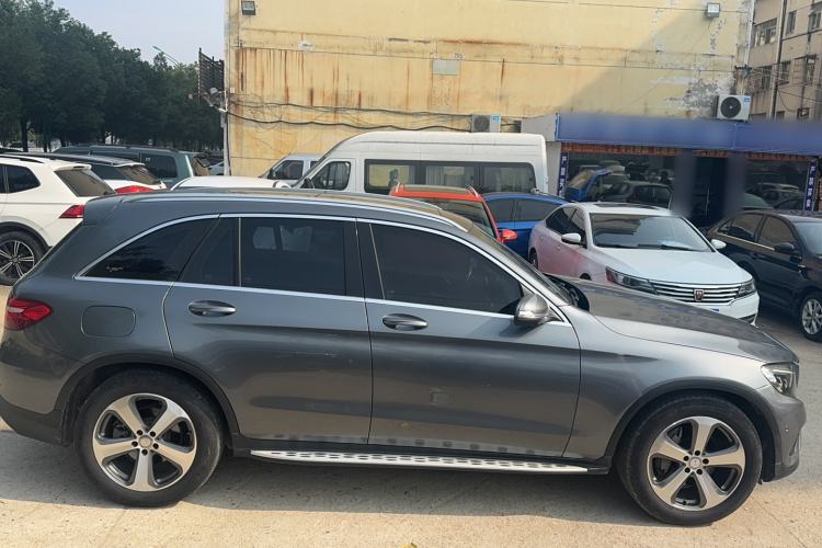 Used Mercedes-Benz GLC 2016 GLC 300 4MATIC Dynamic Model Exterior 2