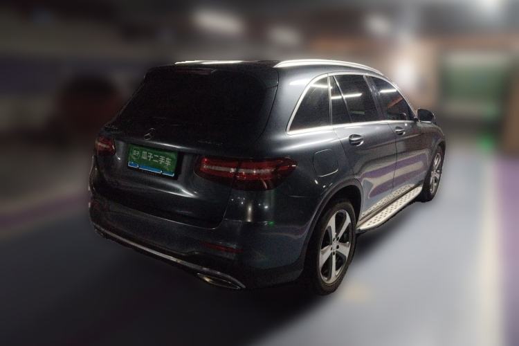 Used Mercedes-Benz GLC 2016 GLC 260 4MATIC Luxury Model Exterior 5
