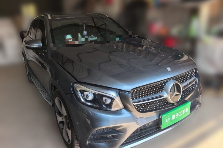 Used Mercedes-Benz GLC 2016 GLC 300 4MATIC Luxury Model Front Right 45 Deg