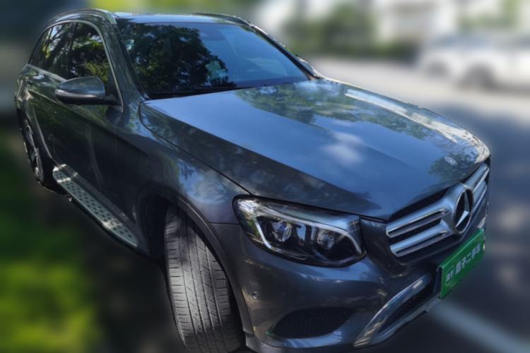 Used Mercedes-Benz GLC 2016 GLC 300 4MATIC Dynamic Model Front Right 45 Deg