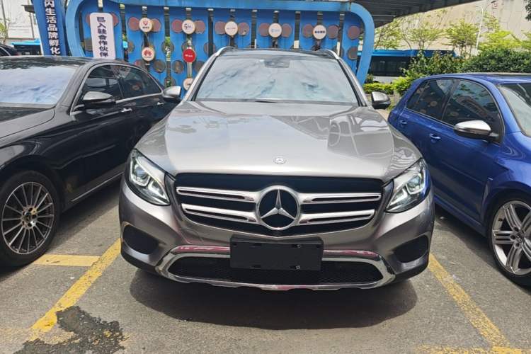 Used Mercedes-Benz GLC 2016 GLC 260 4MATIC Luxury Model Front