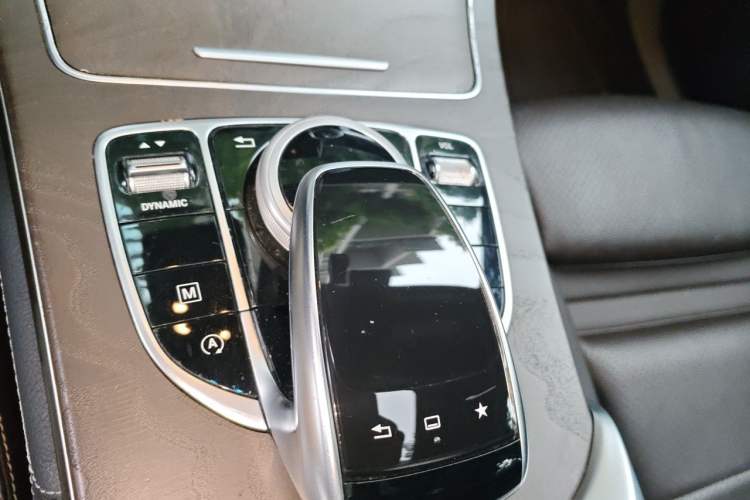 Used Mercedes-Benz GLC 2016 GLC 300 4MATIC Dynamic Model Gear Lever