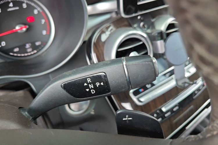 Used Mercedes-Benz GLC 2016 GLC 260 4MATIC Dynamic Edition Gear Lever