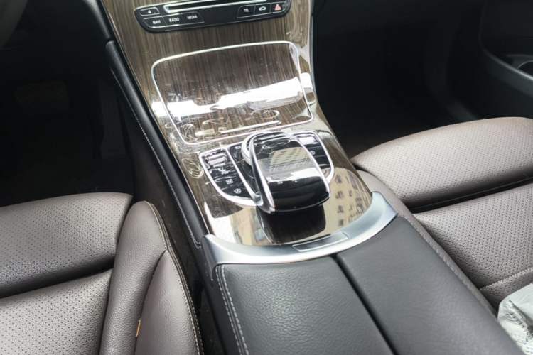 Used Mercedes-Benz GLC 2016 GLC 260 4MATIC Dynamic Edition Gear Lever