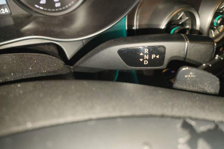 Used Mercedes-Benz GLC 2016 GLC 300 4MATIC Dynamic Model Gear Lever