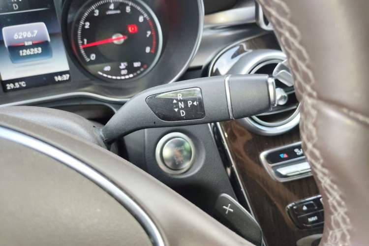 Used Mercedes-Benz GLC 2016 GLC 260 4MATIC Luxury Model Gear Lever