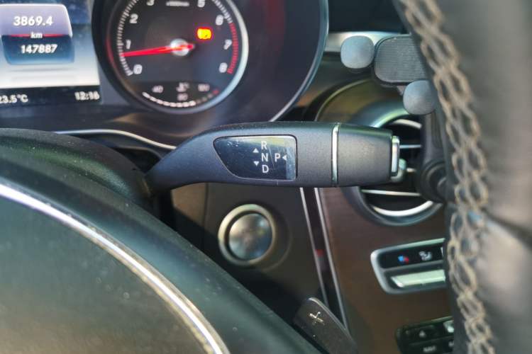 Used Mercedes-Benz GLC 2016 GLC 300 4MATIC Dynamic Model Gear Lever