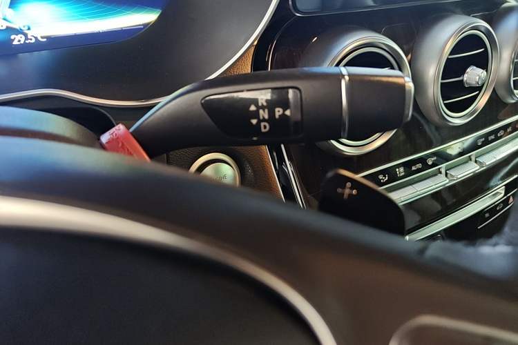 Used Mercedes-Benz GLC 2016 GLC 260 4MATIC Luxury Model Gear Lever