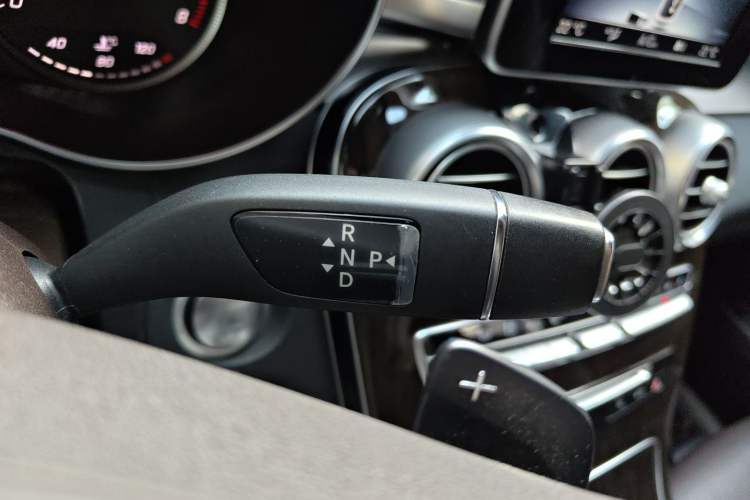 Used Mercedes-Benz GLC 2016 GLC 260 4MATIC Luxury Model Gear Lever