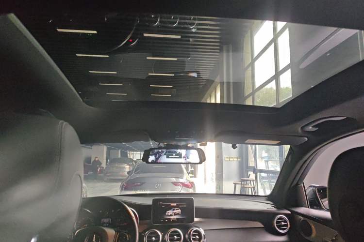 Used Mercedes-Benz GLC 2016 GLC 200 4MATIC Headliner
