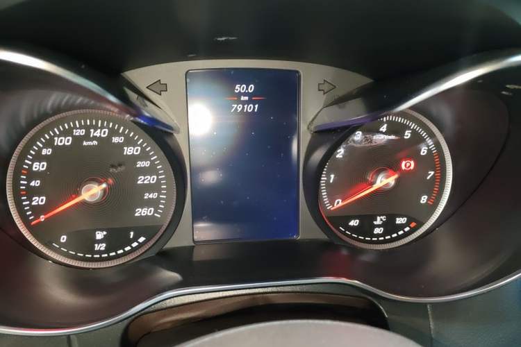 Used Mercedes-Benz GLC 2016 GLC 300 4MATIC Dynamic Model Instrument Cluster