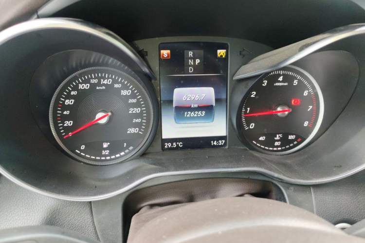 Used Mercedes-Benz GLC 2016 GLC 260 4MATIC Luxury Model Instrument Cluster