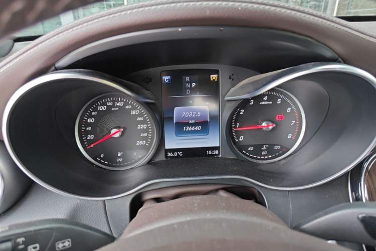 Used Mercedes-Benz GLC 2016 GLC 260 4MATIC Luxury Model Instrument Cluster