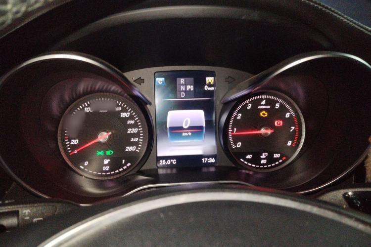 Used Mercedes-Benz GLC 2016 GLC 260 4MATIC Luxury Model Instrument Cluster