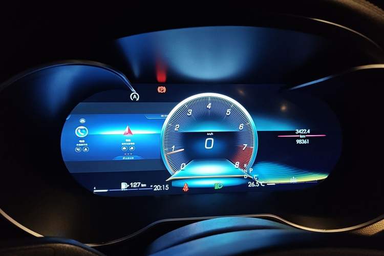 Used Mercedes-Benz GLC 2016 GLC 260 4MATIC Luxury Model Instrument Cluster