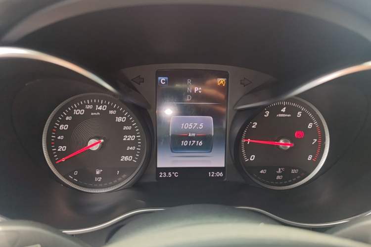 Used Mercedes-Benz GLC 2016 GLC 260 4MATIC Luxury Model Instrument Cluster