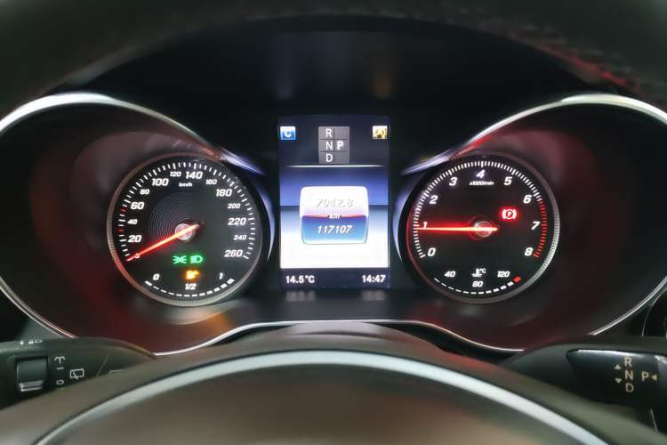 Used Mercedes-Benz GLC 2016 GLC 260 4MATIC Luxury Model Instrument Cluster