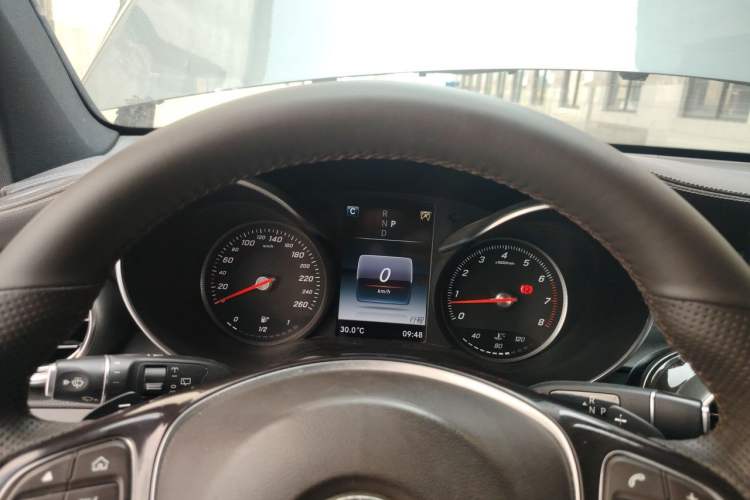 Used Mercedes-Benz GLC 2016 GLC 260 4MATIC Luxury Model Instrument Cluster