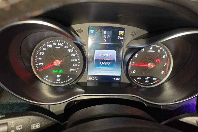 Used Mercedes-Benz GLC 2016 GLC 260 4MATIC Luxury Model Instrument Cluster