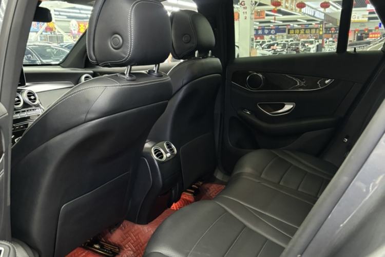 Used Mercedes-Benz GLC 2016 GLC 260 4MATIC Dynamic Edition Interior 2