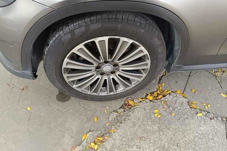 Used Mercedes-Benz GLC 2016 GLC 260 4MATIC Dynamic Edition Left Front Wheel Hub