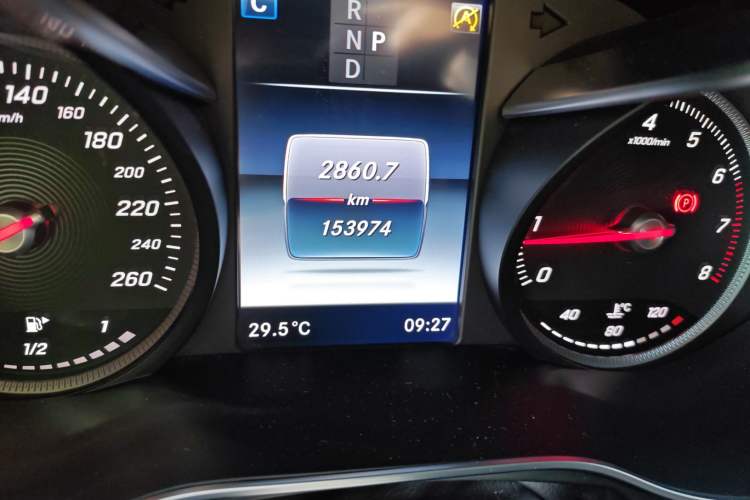 Used Mercedes-Benz GLC 2016 GLC 200 4MATIC Odometer Close Up