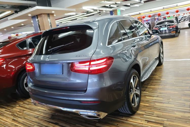 Used Mercedes-Benz GLC 2016 GLC 260 4MATIC Luxury Model Rear Right 45 Deg