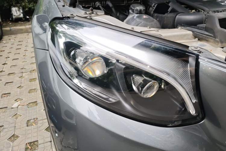 Used Mercedes-Benz GLC 2016 GLC 300 4MATIC Dynamic Model Right Front Headlight