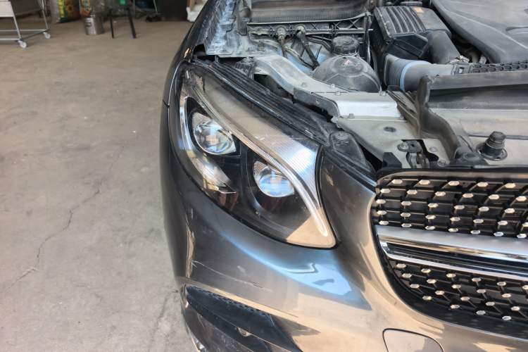 Used Mercedes-Benz GLC 2016 GLC 300 4MATIC Luxury Model Right Front Headlight