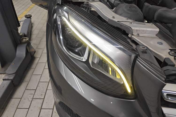 Used Mercedes-Benz GLC 2016 GLC 200 4MATIC Right Front Headlight