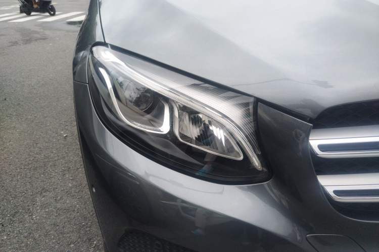 Used Mercedes-Benz GLC 2016 GLC 260 4MATIC Luxury Model Right Front Headlight