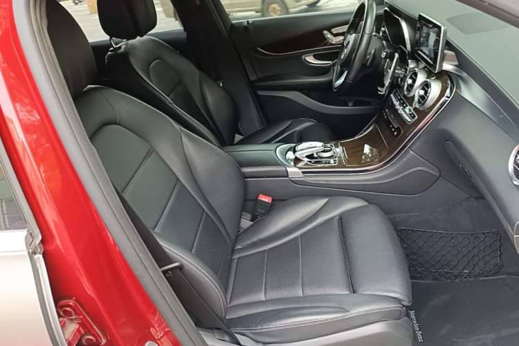 Used Mercedes-Benz GLC 2016 GLC 260 4MATIC Dynamic Edition Right Front Seat