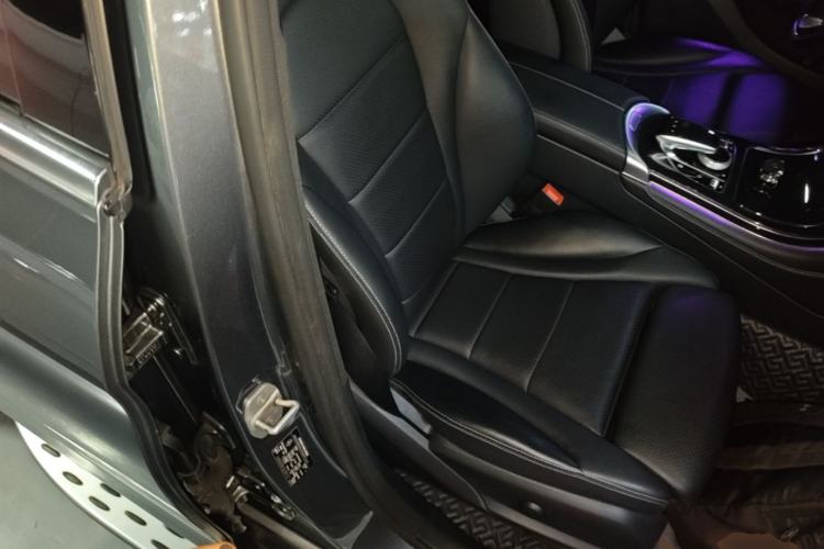 Used Mercedes-Benz GLC 2016 GLC 260 4MATIC Luxury Model Right Front Seat