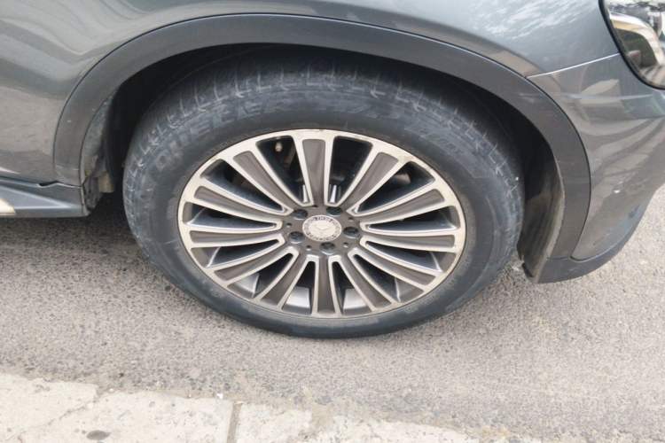 Used Mercedes-Benz GLC 2016 GLC 260 4MATIC Dynamic Edition Right Front Wheel Hub
