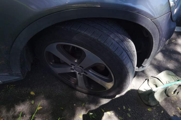 Used Mercedes-Benz GLC 2016 GLC 300 4MATIC Dynamic Model Right Front Wheel Hub