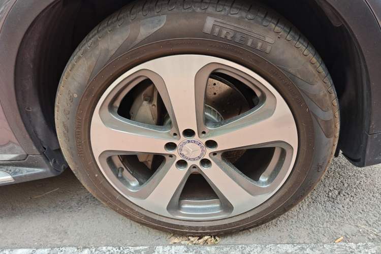 Used Mercedes-Benz GLC 2016 GLC 260 4MATIC Luxury Model Right Front Wheel Hub