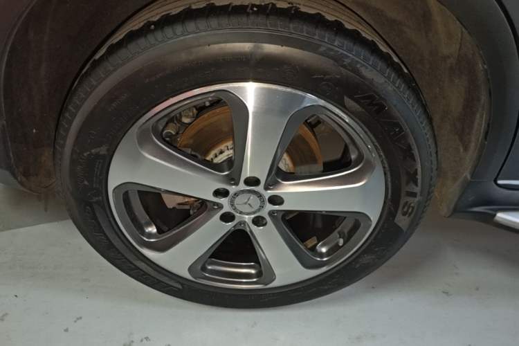 Used Mercedes-Benz GLC 2016 GLC 260 4MATIC Luxury Model Right Rear Wheel Hub