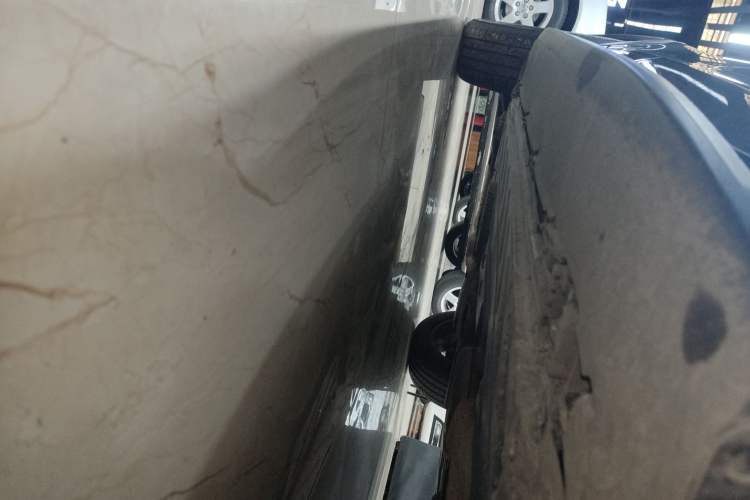 Used Mercedes-Benz GLC 2016 GLC 260 4MATIC Dynamic Edition Right Side Sill