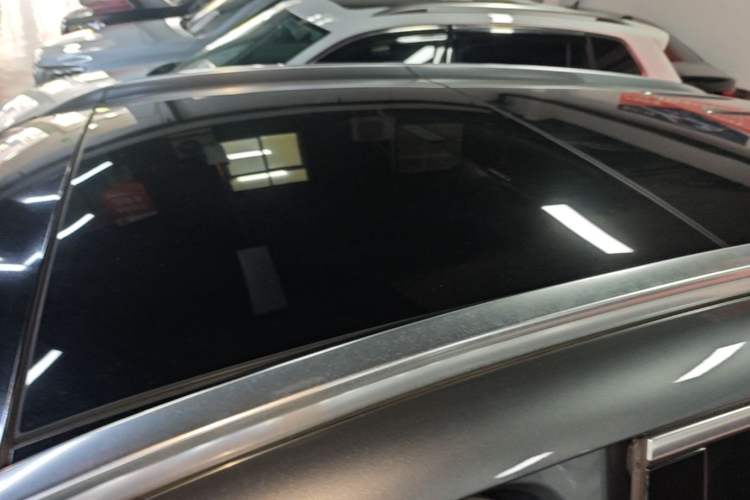 Used Mercedes-Benz GLC 2016 GLC 260 4MATIC Luxury Model Roof