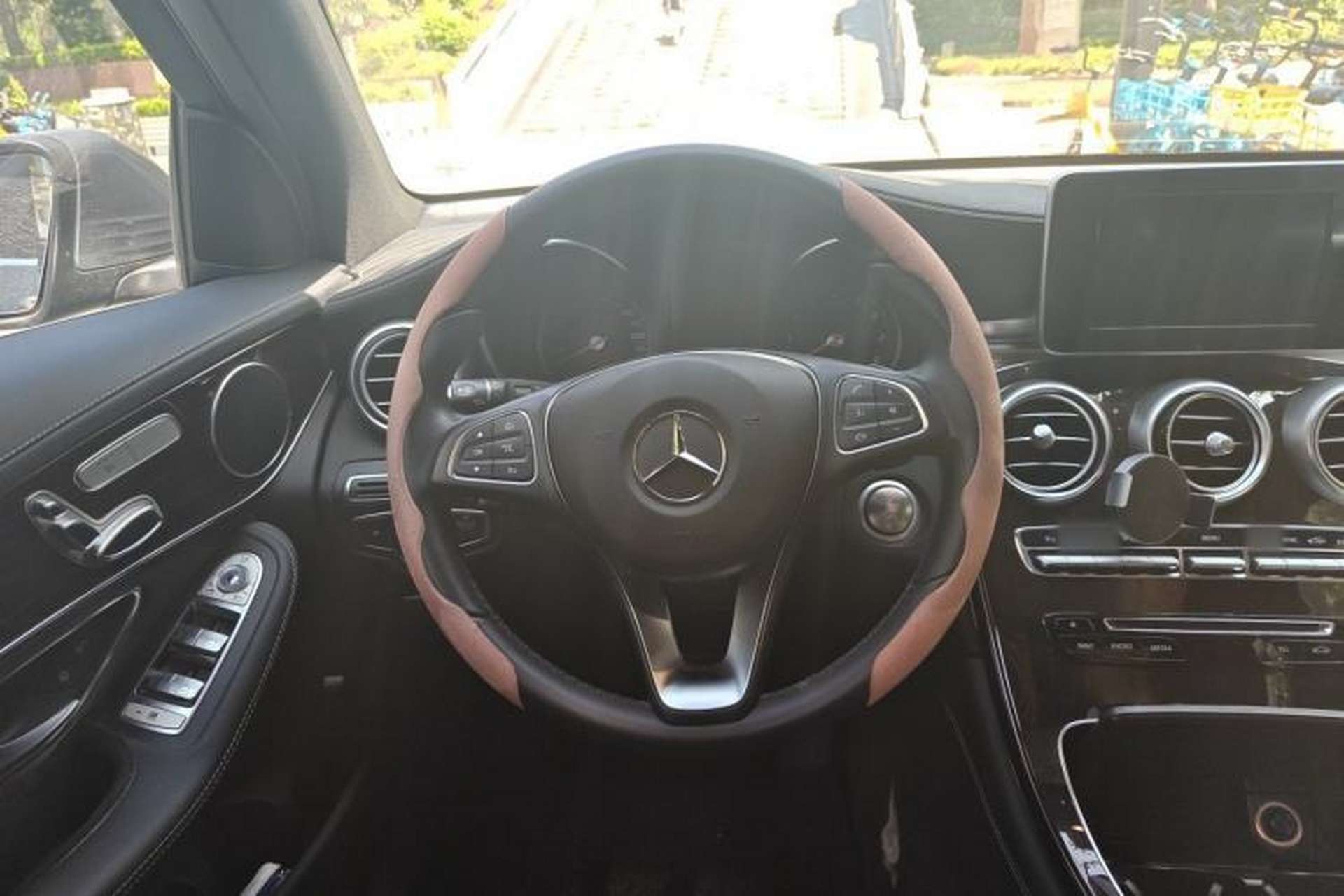 Used Mercedes-Benz GLC 2016 GLC 260 4MATIC Dynamic Edition Steering Wheel
