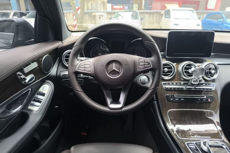 Used Mercedes-Benz GLC 2016 GLC 260 4MATIC Dynamic Edition Steering Wheel