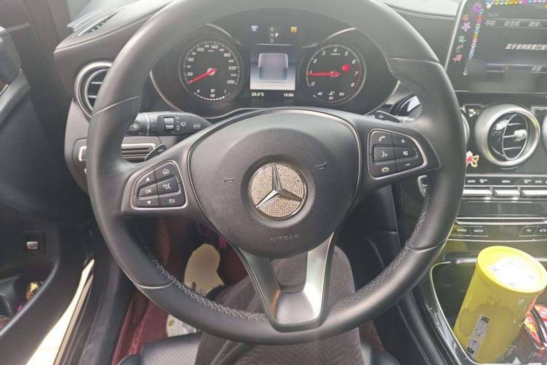 Used Mercedes-Benz GLC 2016 GLC 260 4MATIC Dynamic Edition Steering Wheel