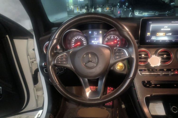 Used Mercedes-Benz GLC 2016 GLC 300 4MATIC Luxury Model Steering Wheel