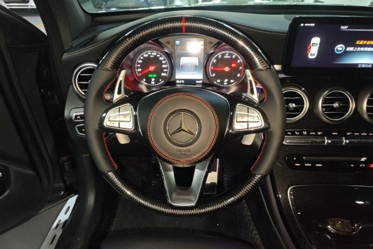 Used Mercedes-Benz GLC 2016 GLC 260 4MATIC Luxury Model Steering Wheel