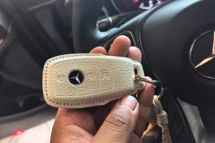 Used Mercedes-Benz GLC 2016 GLC 300 4MATIC Luxury Model Vehicle Key