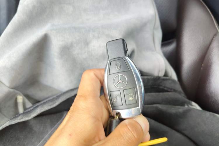 Used Mercedes-Benz GLC 2016 GLC 260 4MATIC Luxury Model Vehicle Key