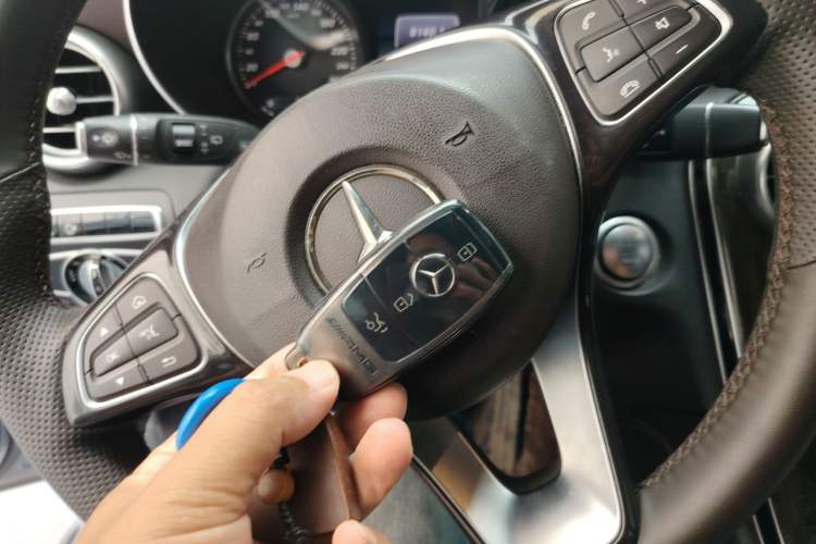 Used Mercedes-Benz GLC 2016 GLC 260 4MATIC Luxury Model Vehicle Key